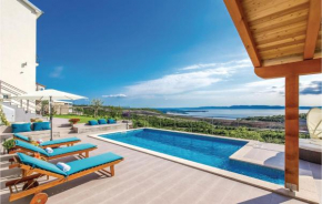 Stunning Home In Praputnjak With House Sea View